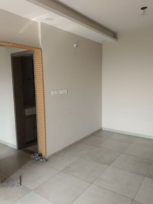 Room in 1 BHK Apartment at Runwal Gardens, Dombivli East – for Rent