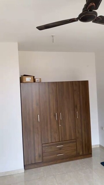 Furnished Amenities in 2 BHK Apartment at Hiranandani Estate, Ghodbunder Road – for Rent