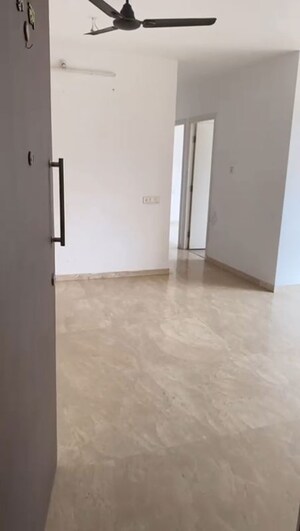 Room in 2 BHK Apartment at Hiranandani Estate, Ghodbunder Road – for Rent