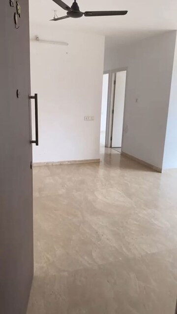 Room in 2 BHK Apartment at Hiranandani Estate, Ghodbunder Road – for Rent