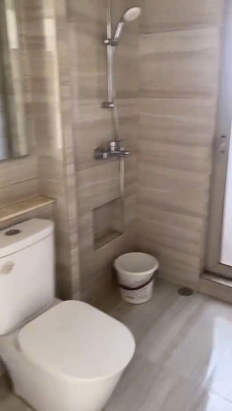 Bathroom, hiranandani-estate 2 Bedroom 950 Sq.Ft. Apartment In Ghodbunder Road Thane 10035548