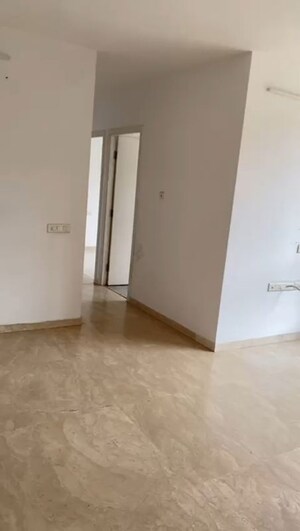 Room in 2 BHK Apartment at Hiranandani Estate, Ghodbunder Road – for Rent