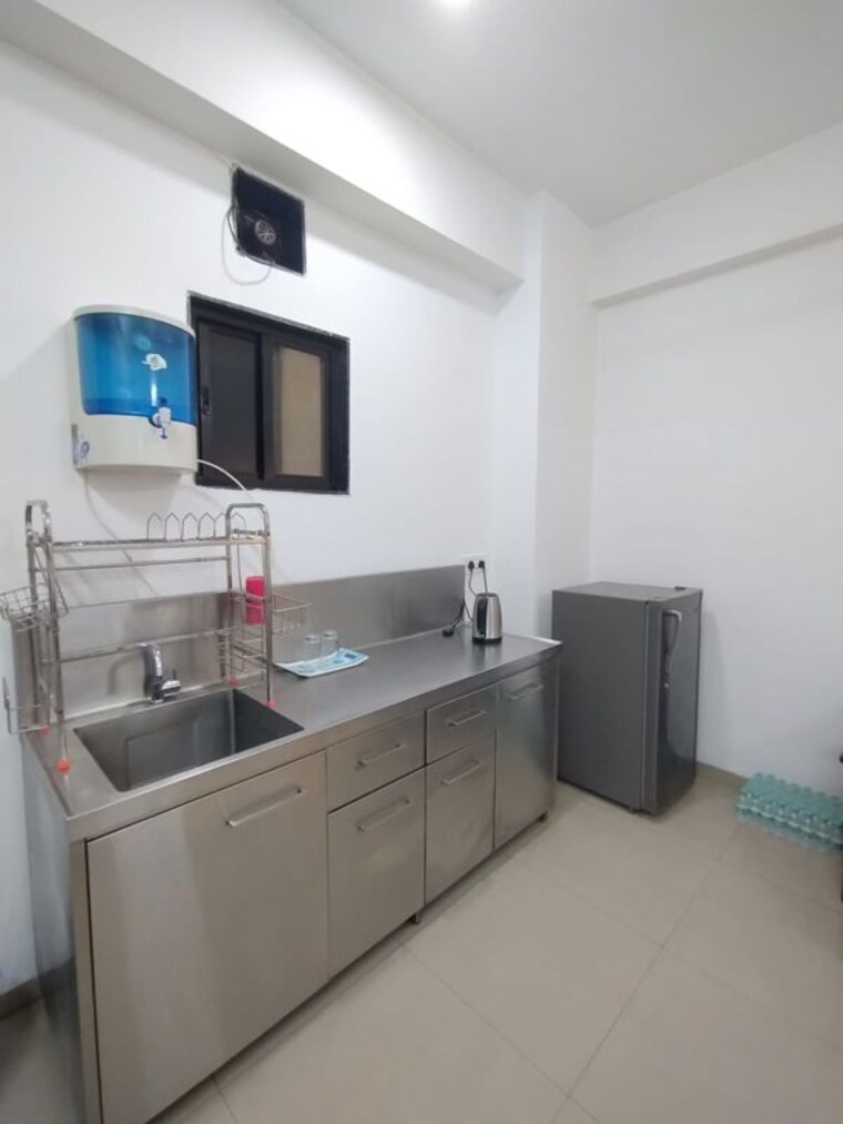 Kitchen, super-mig 2 Bedroom 120 Sq.Mt. Apartment In Sector 105 Noida 10035558