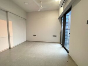 Room in 4 BHK Apartment at Rustomjee Elements, Andheri West – for Rent