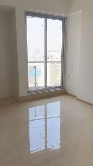 Room in 2 BHK Apartment at Rosa Manhattan, Ghodbunder Road – for Rent