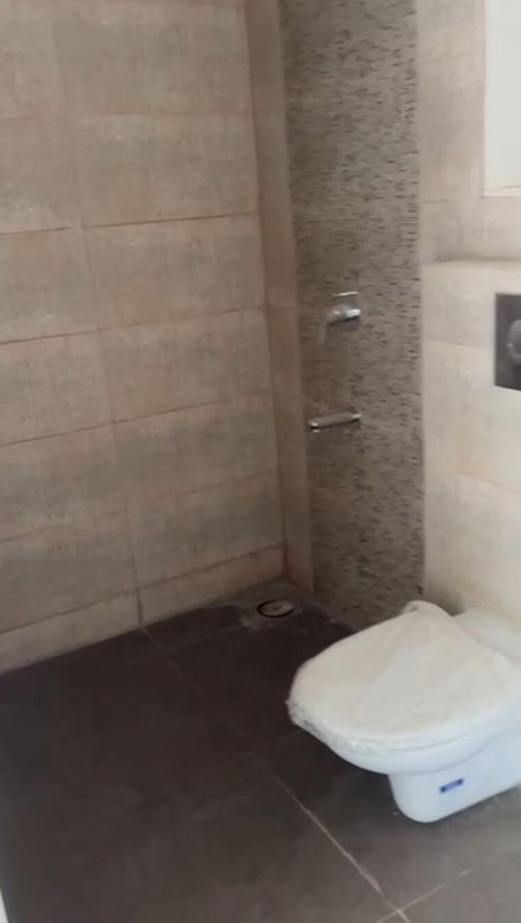 Bathroom, rosa-manhattan 2 Bedroom 754 Sq.Ft. Apartment In Ghodbunder Road Thane 10035564