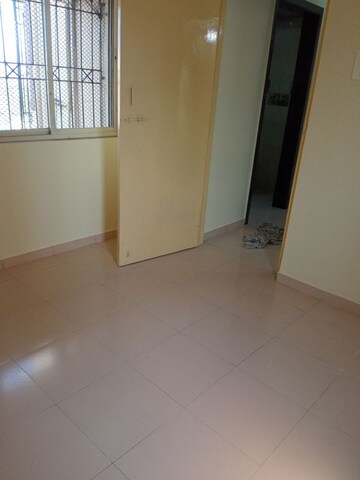 Room in 1 BHK Apartment at Shree Prastha CHS, Owale – for Rent