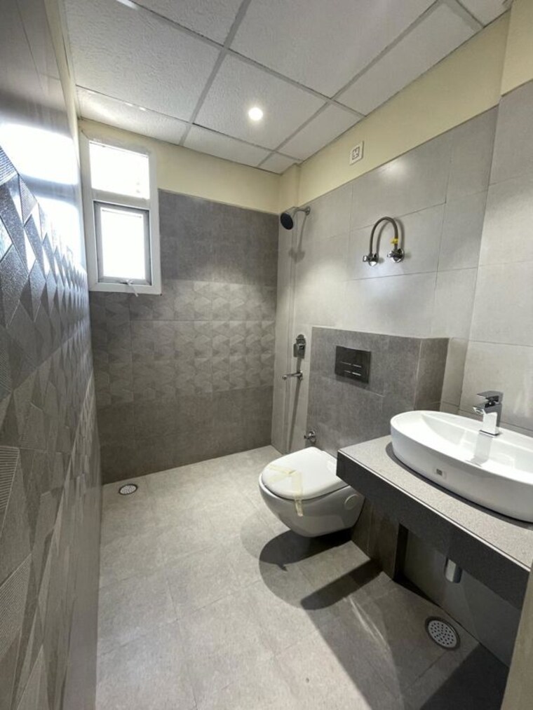 Bathroom, harmony-imperial-apartments 3 Bedroom 1800 Sq.Ft. Apartment In Kishanpura Zirakpur 10010439