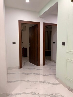 Room in 3.5 BHK Apartment at Orchid Petals, Sector 49 – for Rent