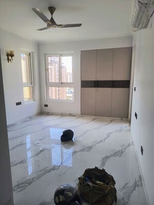 Master Bedroom in 3.5 BHK Apartment at Orchid Petals, Sector 49 – for Rent