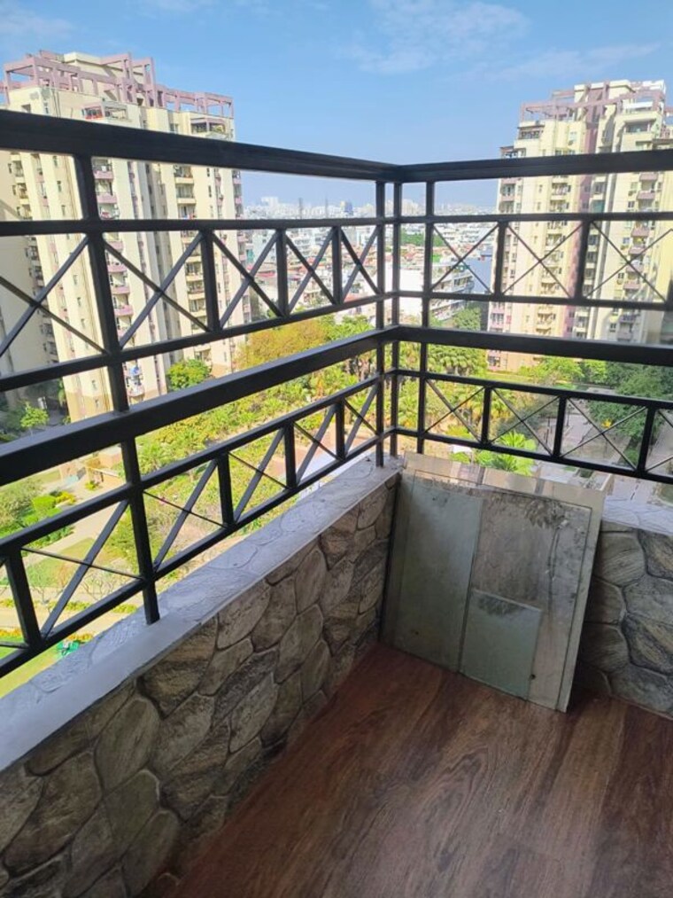 Balcony, orchid-petals 3.5 Bedroom 2061 Sq.Ft. Apartment In Sector 49 Gurgaon 10035677