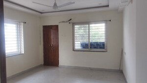 Room in 3 BHK Apartment at Khajaguda – for Rent