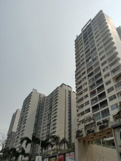 2 BHK Apartment For Rent in Utopia Garden Grove Mall
