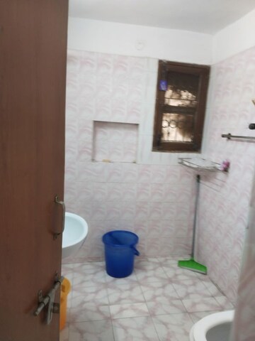 Furnished Amenities in 3 BHK Apartment at Sarita Vihar – for Sale