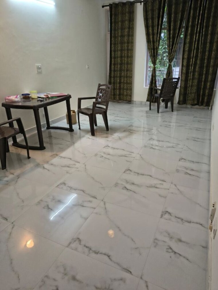 Room, sarita vihar 4 Bedroom 2150 Sq.Ft. Apartment In Sarita Vihar Delhi 9527898