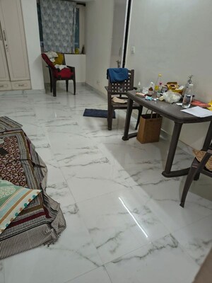 Room in 4 BHK Apartment at Sarita Vihar – for Rent