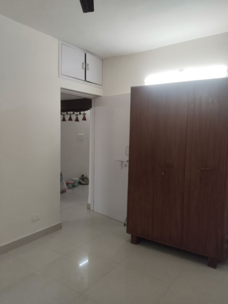 Room, sarita vihar 3 Bedroom 1750 Sq.Ft. Apartment In Sarita Vihar Delhi 9565987