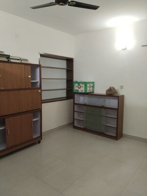 Room in 3 BHK Apartment at Sarita Vihar – for Rent