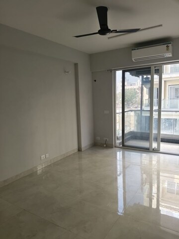 Room in 2 BHK Apartment at Signature Global City, Sector 37d – for Rent