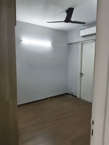 Room in 2 BHK Apartment at Signature Global City, Sector 37d – for Rent