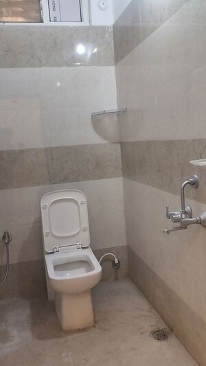 Bathroom in 3 BHK Apartment at Sun City – for Rent