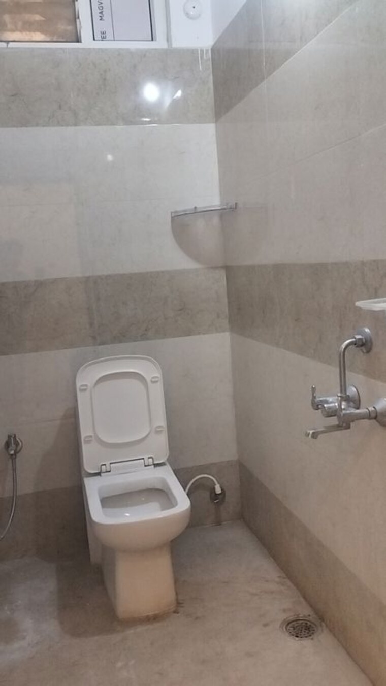 Bathroom, sun city 3 Bedroom 1600 Sq.Ft. Apartment In Sun City Hyderabad 10035851