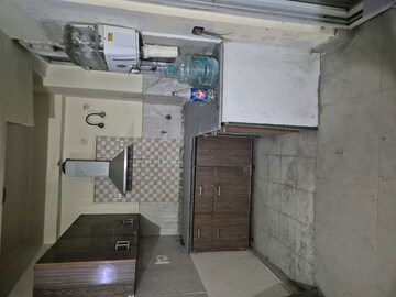 Kitchen in 2.5 BHK Apartment at Amrapali Princely Estate, Sector 76 – for Rent