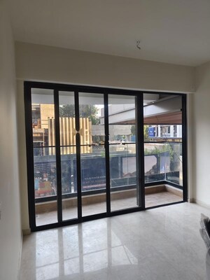 Room in 2 BHK Apartment at Kalpataru Mugnus, Bandra East – for Rent