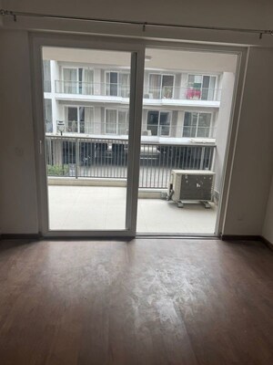 Room in 3.5 BHK Builder Floor at Smart World Gems, Sector 89 – for Rent