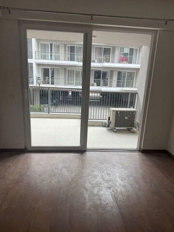 Room in 3.5 BHK Builder Floor at Smart World Gems, Sector 89 – for Rent