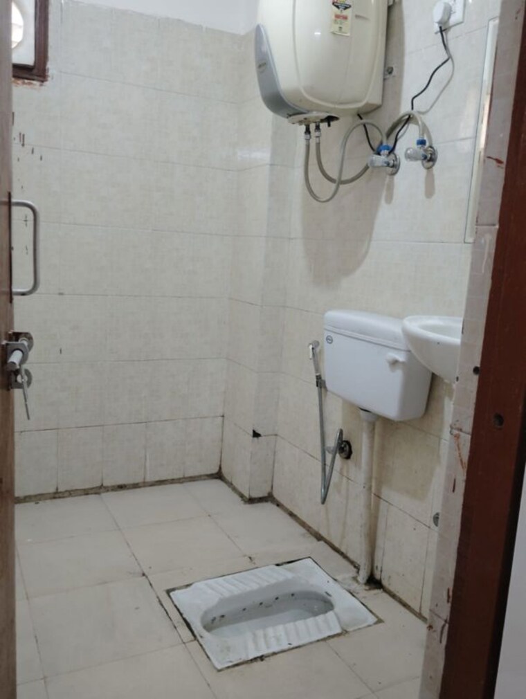 Bathroom, omicron iii greater noida 2 Bedroom 1095 Sq.Ft. Builder Floor In Omicron Iii Greater Noida Greater Noida 10035858
