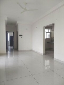 2 BHK Apartment For Rent in Prestige Lakeside Habitat