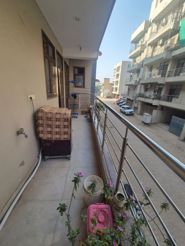 Balcony, unitech-south-city-ii 3 Bedroom 1800 Sq.Ft. Builder Floor In Sector 50 Gurgaon 10035974