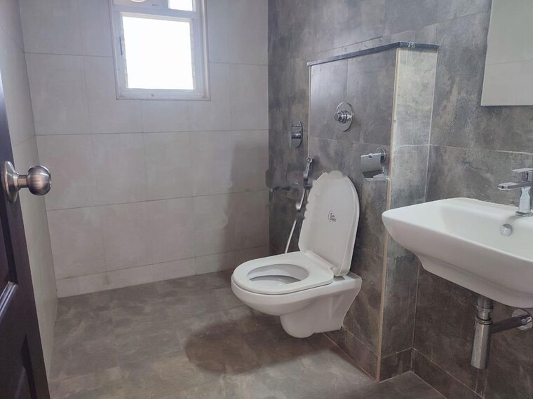 Bathroom, shriram-blue 2 Bedroom 735 Sq.Ft. Apartment In Kr Puram Bangalore 10035979