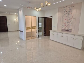 Room in 4 BHK Apartment at Aurobindo Kohinoor, Serilingampally – for Rent