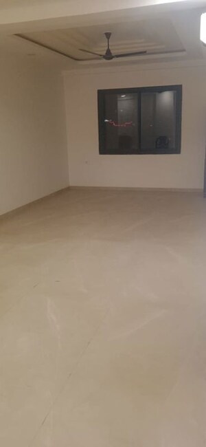 Room in 3 BHK Apartment at Tilak Nagar – for Rent