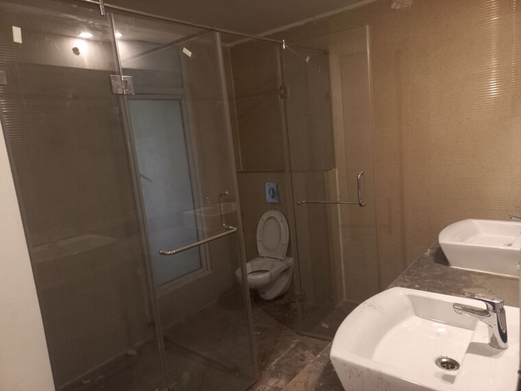Bathroom, mahagun-mezzaria 4 Bedroom 4425 Sq.Ft. Apartment In Sector 78 Noida 10036019