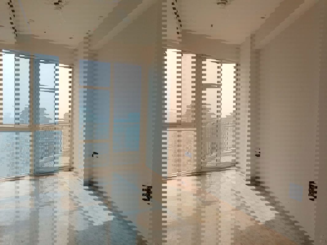 4 BHK + Servant Room,Extra Room 4425 Sq.Ft. Apartment in Mahagun Mezzaria