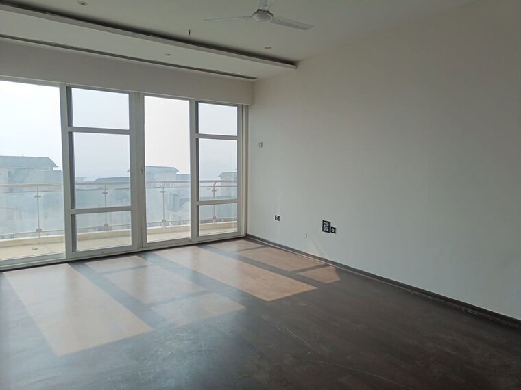 Room, mahagun-mezzaria 4 Bedroom 4425 Sq.Ft. Apartment In Sector 78 Noida 10036019