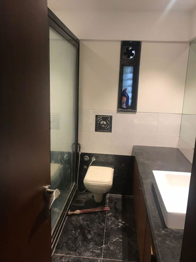 Bathroom, peacock-palace-cumbala-hill 3 Bedroom 1900 Sq.Ft. Apartment In Cumbala Hill Mumbai 10035982