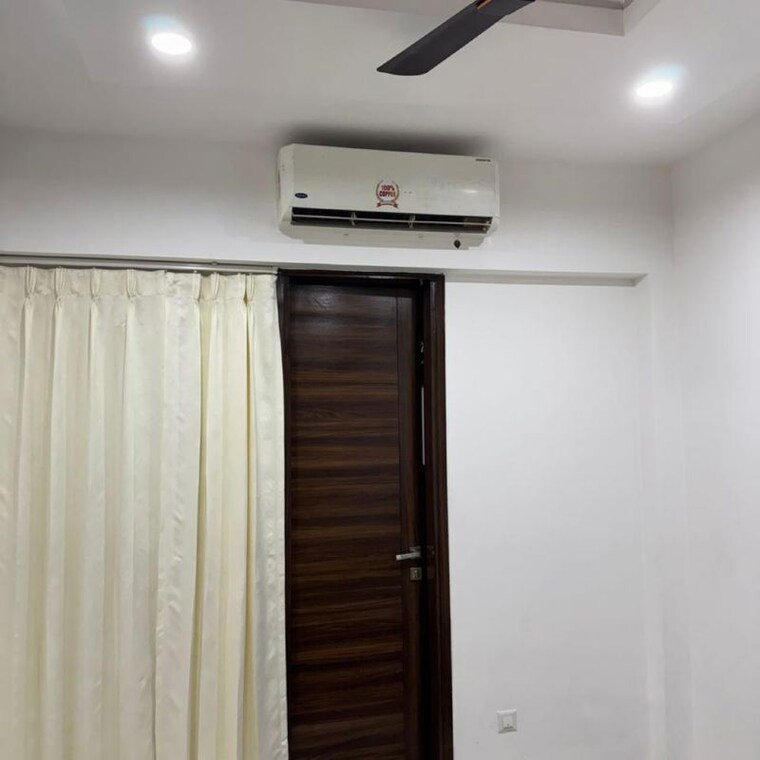 Bathroom, smart-world-gems 3.5 Bedroom 1494 Sq.Ft. Apartment In Sector 89 Gurgaon 10036062