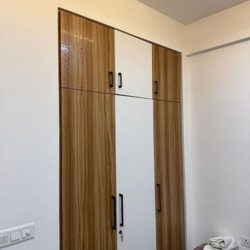 Room in 3.5 BHK Apartment at Smart World Gems, Sector 89 – for Sale