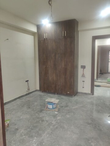 Room in 2 BHK Apartment at Raj Infinia, Malad West – for Rent