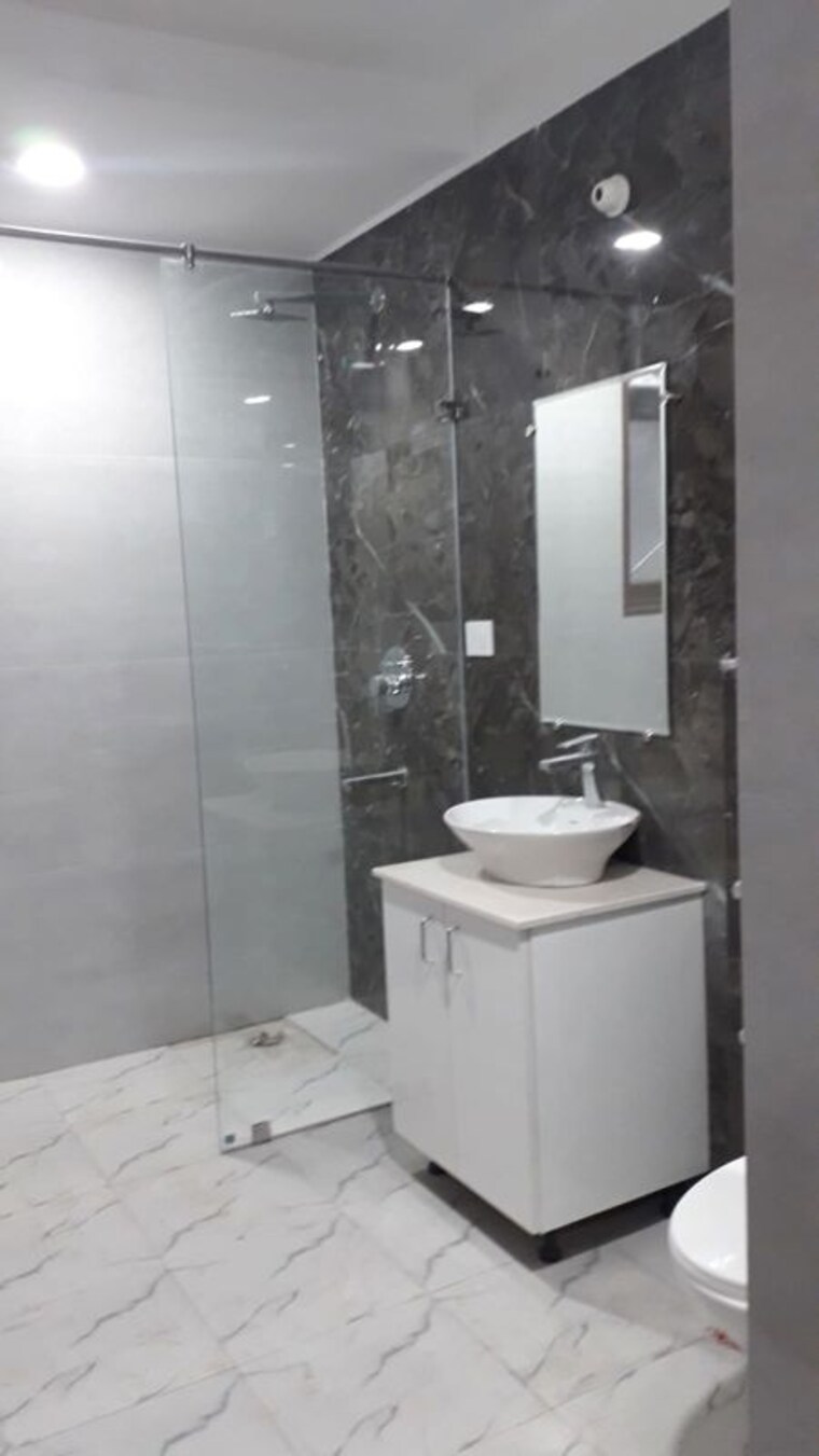 Bathroom, chattarpur 3 Bedroom 1080 Sq.Ft. Builder Floor In Chattarpur Delhi 10036074