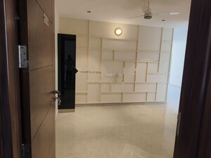 Bathroom in 3 BHK Apartment at Aurobindo Kohinoor, Serilingampally – for Rent
