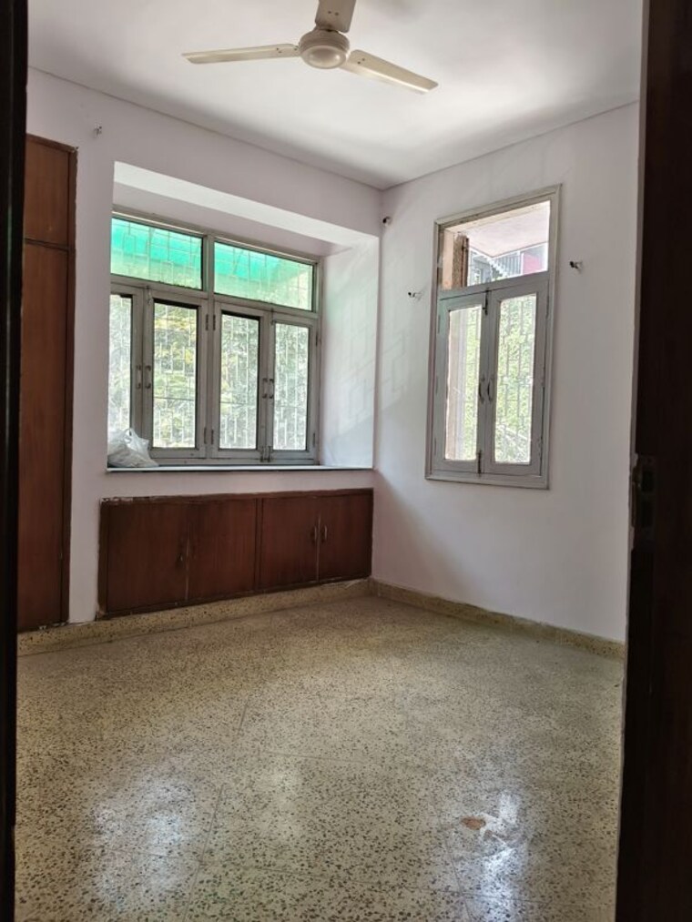 Room, ip extension 3 Bedroom 1400 Sq.Ft. Apartment In Ip Extension Delhi 10036129
