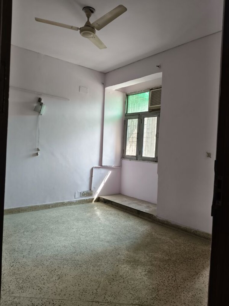 Room, ip extension 3 Bedroom 1400 Sq.Ft. Apartment In Ip Extension Delhi 10036129