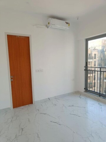 Room in 2 BHK Apartment at Dynamix Avanya, Dahisar East – for Rent