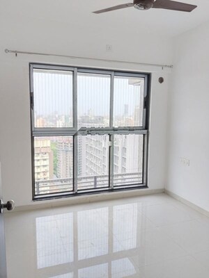 2 BHK Apartment For Rent in UK Iridium, Kandivali East
