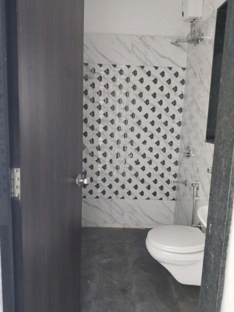 Bathroom, uk-iridium 2 Bedroom 544 Sq.Ft. Apartment In Kandivali East Mumbai 10036136
